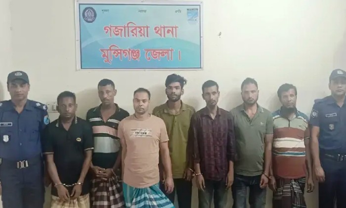 মুন্সীগঞ্জে অটোরিকশা চোর চক্রের সদস্যসহ ৯ জন গ্রেফতার